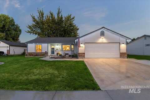 840 Willow Dr, Mountain Home, ID 83647