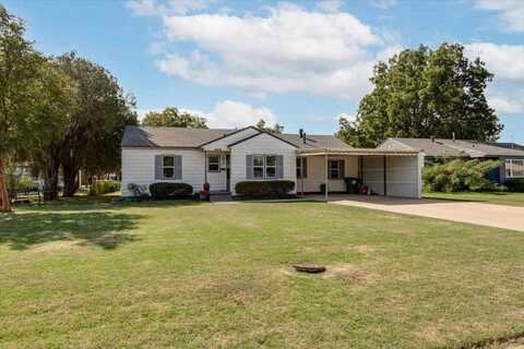 460 E Iowa St, Walters, OK 73572