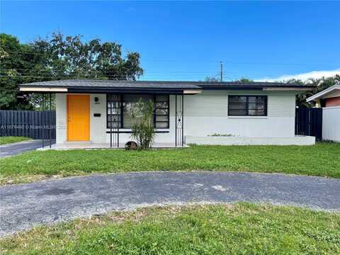 2513 Island Dr, Miramar, FL 33023