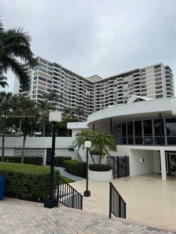 600 Three Islands Blvd, Hallandale Beach, FL 33009