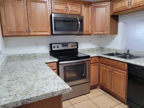 17000 NW 67th Ave, Hialeah, FL 33015