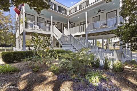 111 Barkley Drive, Pass Christian, MS 39571