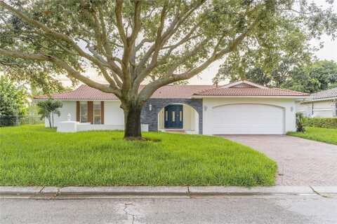 2057 ILLINOIS AVENUE NE, Saint Petersburg, FL 33703