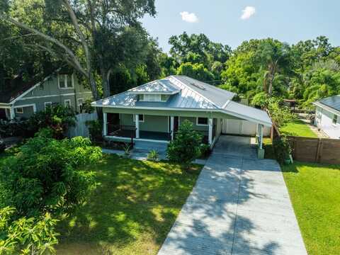 809 E CAYUGA STREET, TAMPA, FL 33603