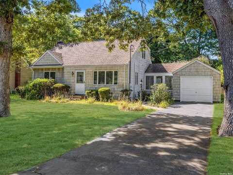 232 April Lane, Bayport, NY 11705