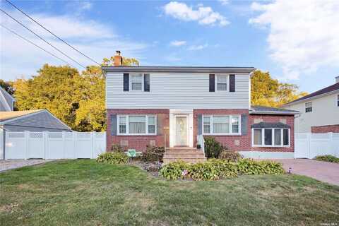 49 Lawrence Street, Farmingdale, NY 11735