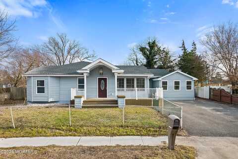 8 Green Ridge Drive, Toms River, NJ 08757