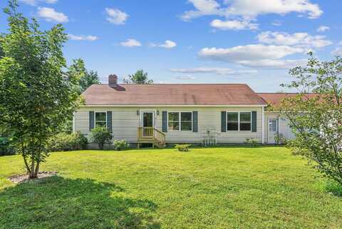 6 Cousins Lane, Farmingdale, ME 04344