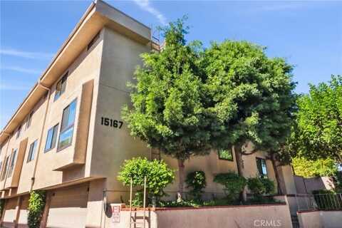 15167 Magnolia Boulevard, Sherman Oaks, CA 91403