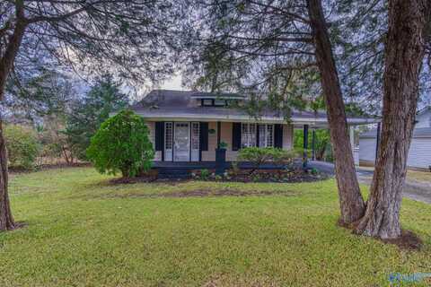 108 Wood Avenue, Sheffield, AL 35660