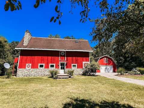 7560 N 925 E Road, Walkerton, IN 46574