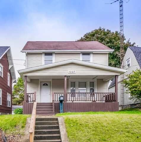 1027 Clarendon Avenue SW, Canton, OH 44710