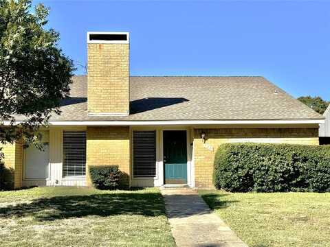 520 Towne House Lane, Richardson, TX 75081