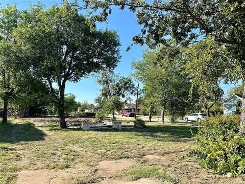 315 W Cedar Street, Coleman, TX 76834