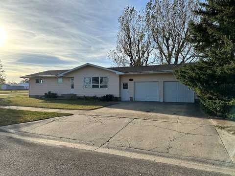 530 Harvey Ave, Harvey, ND 58341