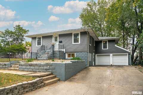 1500 S 5TH Street, Pekin, IL 61554