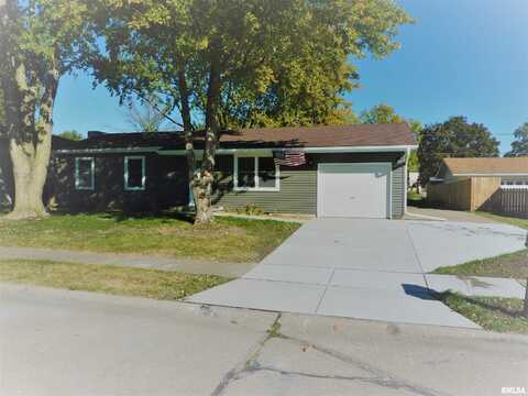 431 N 6TH Street, Eldridge, IA 52748