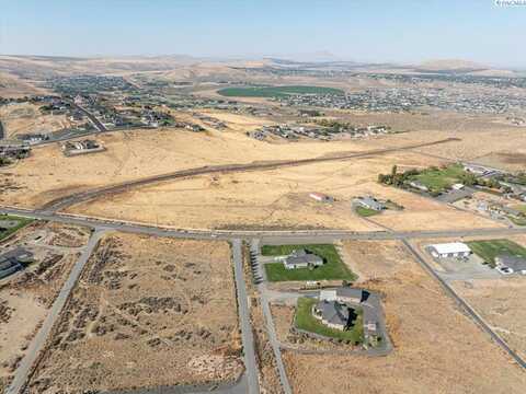 32633 Mammoth Dr, Kennewick, WA 99338