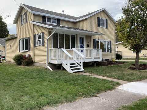 1313 PUNHOQUA Street, OSHKOSH, WI 54902