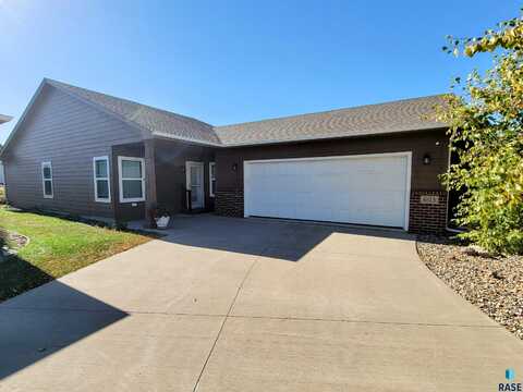 603 Spruce St, Harrisburg, SD 57032