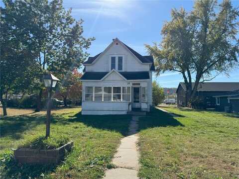 112 Market Street E, Wabasha, MN 55981