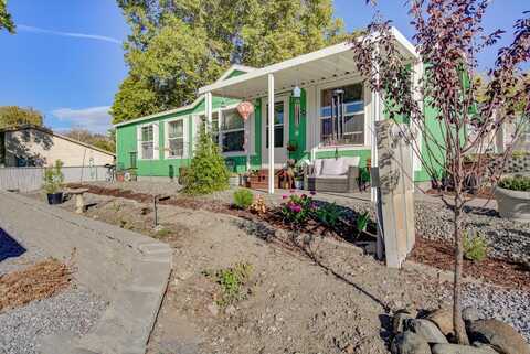 1010 Deer Creek Way, Yreka, CA 96097