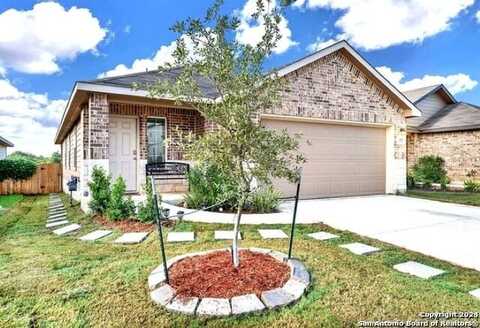 293 middle green, Floresville, TX 78114