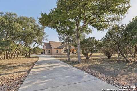 731 Rio Azul Dr, Pipe Creek, TX 78063