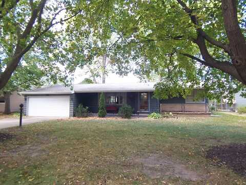 1810 Chippewa Trail Trail, Beloit, WI 53511