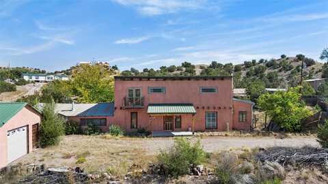 7 Casas Viejas Road, Ojo Caliente, NM 87549