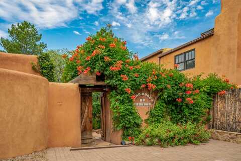 1 A Montoya Circle, Santa Fe, NM 87501