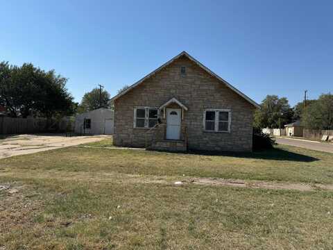 1102 S baylor Street, Perryton, TX 79070