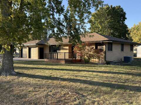 909 West Street, Colo, IA 50056