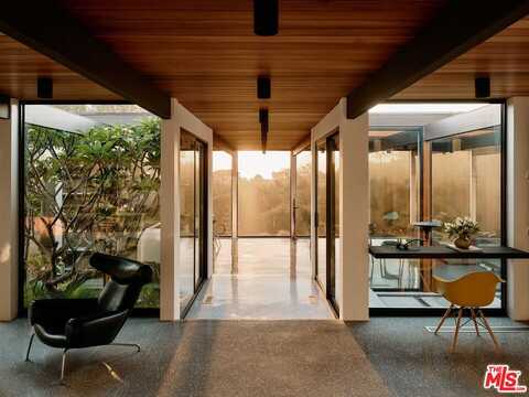 5637 Busch Dr, Malibu, CA 90265