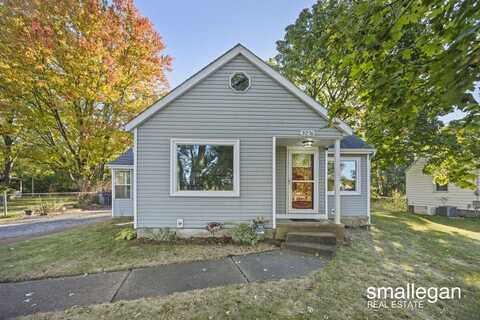 3276 Dean Lake Avenue NE, Grand Rapids, MI 49525