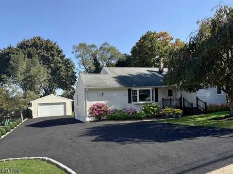 7 Golf Course Rd, Roxbury Township, NJ 07876