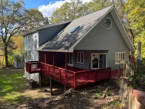 26 Mountain Glen Rd, Ringwood, NJ 07456