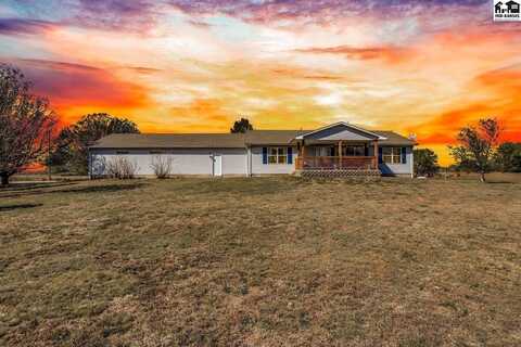 2108 W Irish Creek Rd, Hutchinson, KS 67501