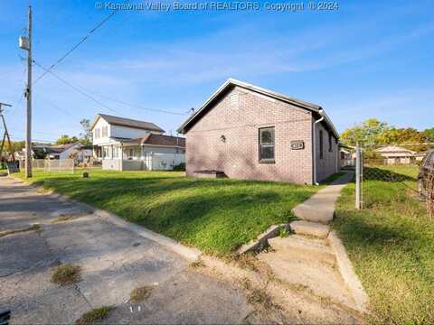 415 Drew Street, Saint Albans, WV 25177