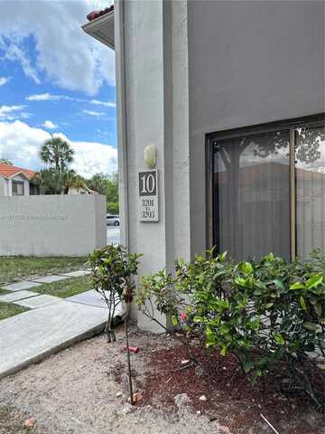 3203 Coral Lake Dr, Coral Springs, FL 33065