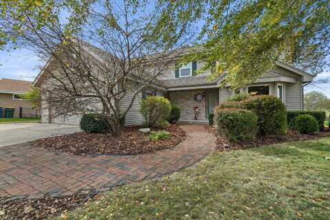 891 W Creekway Ct, Oak Creek, WI 53154