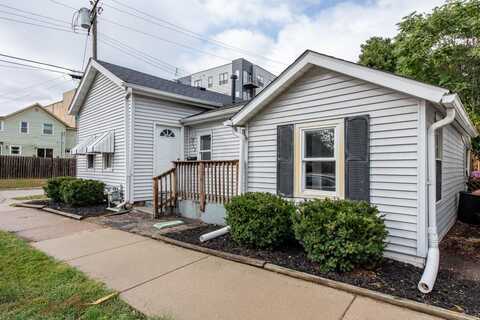 322 59th Pl, Kenosha, WI 53140