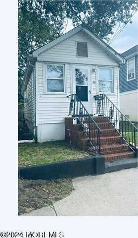 96 Raritan Avenue, Keansburg, NJ 07734