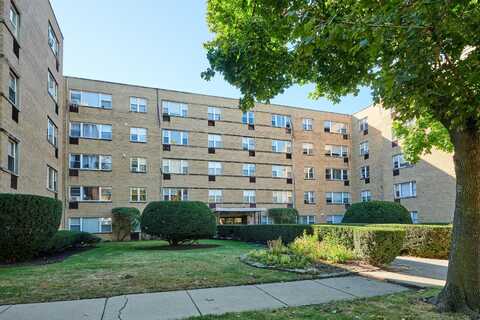 2115 W Farwell Avenue, Chicago, IL 60645