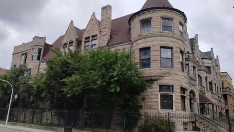 4058 S King Drive, Chicago, IL 60653