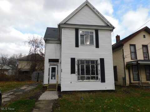 688 Main Street, Conneaut, OH 44030