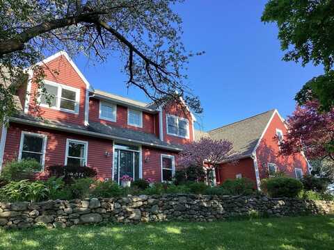 33 Vista Drive, Shelburne, VT 05482