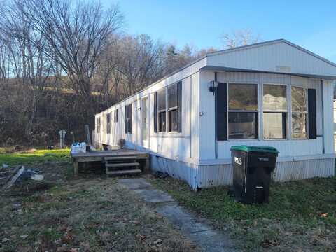 5232 Walnut Valley Drive, Cross Lanes, WV 25313