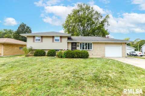 1101 S 7TH Street, Pekin, IL 61554