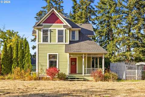 1067 OAK ST, Silverton, OR 97381